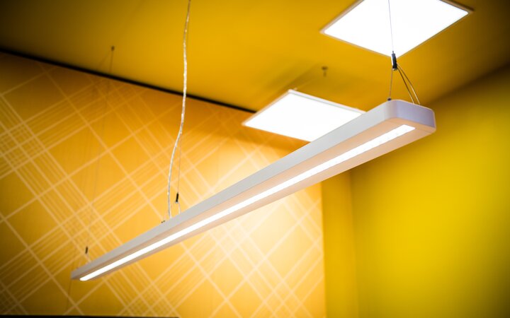 IndiviLED Linear dans les bureaux