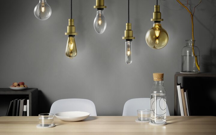 Osram Edition1906 lighting with a vintage look in dining room